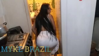 michelli beatriz vai para casa do myke brazil e fica dançando e ainda almoça na casa dele. Veja…