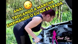 Trocando A Marcha Com O Cu Empinado Na Estrada – Rikardo Fantasma – Mary Redqueen