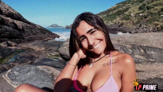 Morena safada se exibi na praia e da o cu apertadinho | Tifanny | Loupan produções